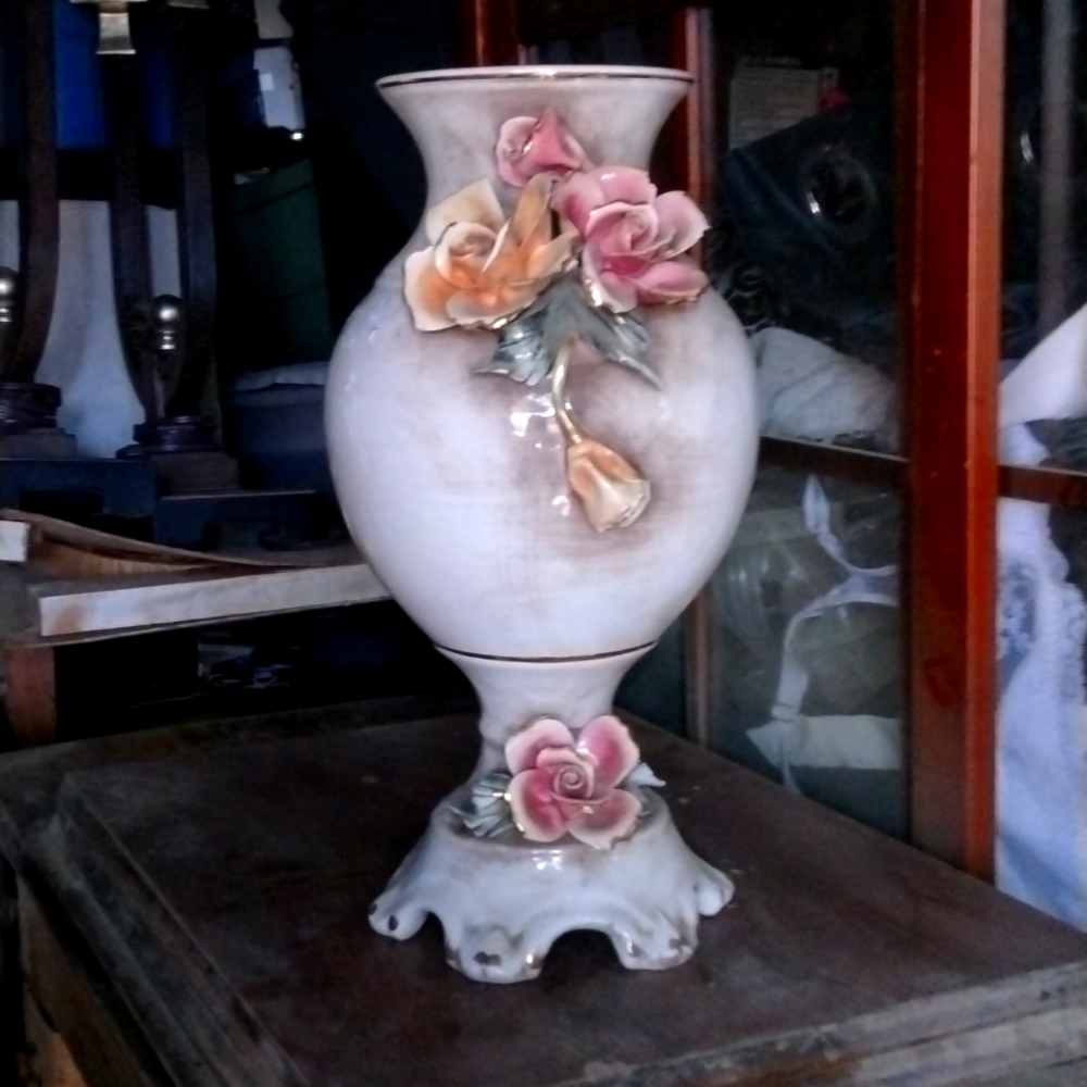 ☘️VTG CAPODIMONTE AUTHENTIC FLORAL DESIGN VASE MADE IN ITALY